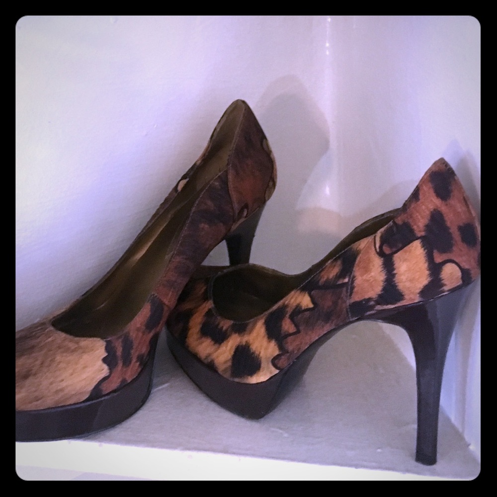 Guess Design High Heel Shoes Almost New Clean SZ 8
